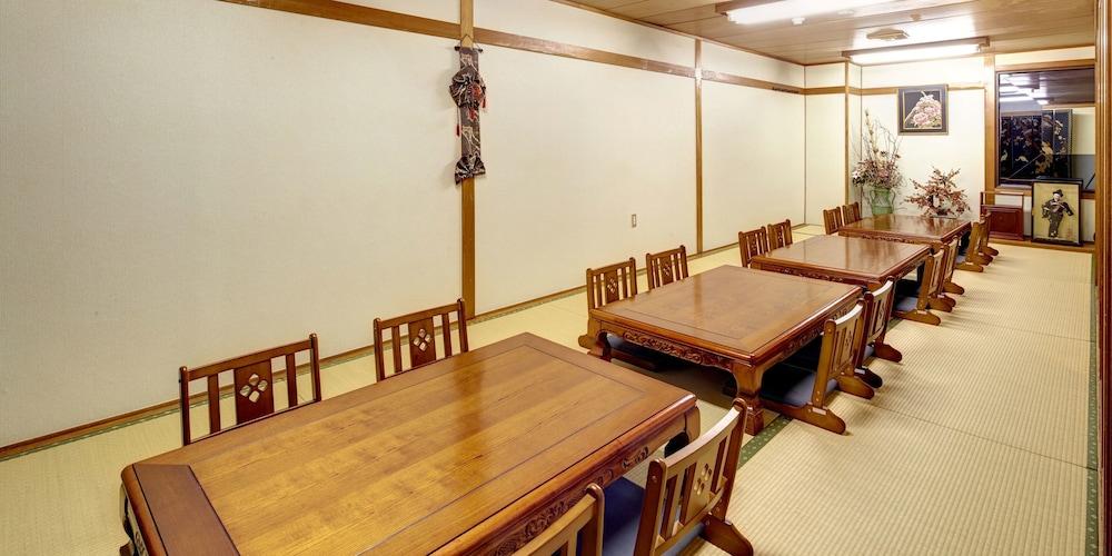 Okinawa Sun Plaza Hotel Наха Екстериор снимка