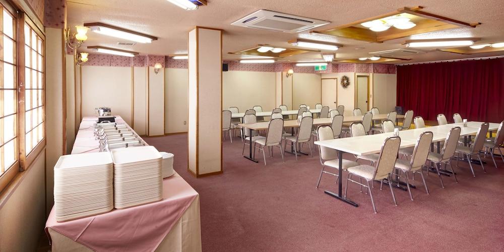 Okinawa Sun Plaza Hotel Наха Екстериор снимка