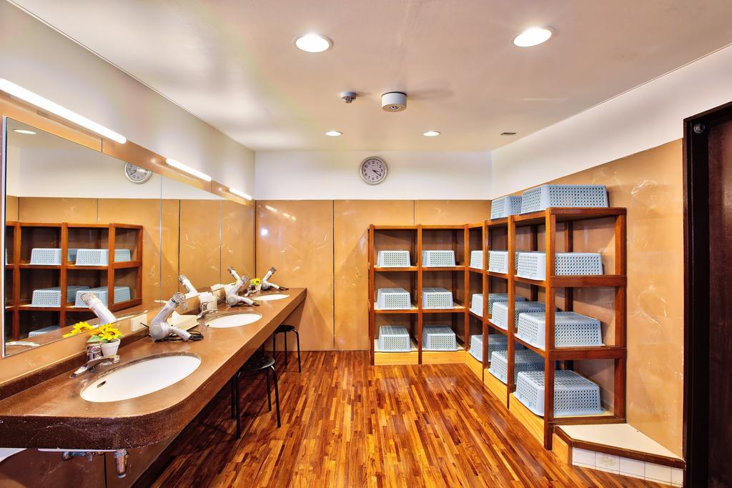 Okinawa Sun Plaza Hotel Наха Екстериор снимка